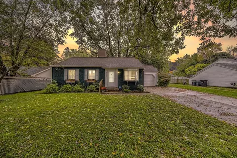 3425 Cambridge Ave, Jackson, MI 49203