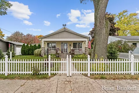 1714 Ruddiman Dr, North Muskegon, MI 49445