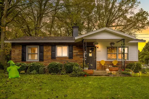 2404 Monterey Dr, Kalamazoo, MI 49004
