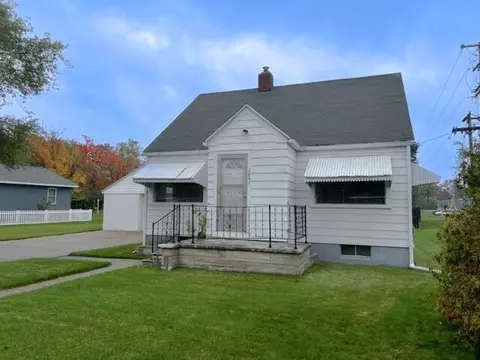 2851 Mccracken St, Norton Shores, MI 49441