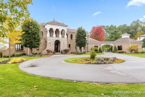 951 Skyevale Dr NE, Ada, MI 49301 photo 2