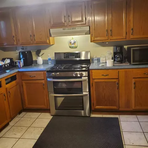334 Oak Grove Ave, Jackson, MI 49203 photo 3