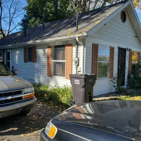 334 Oak Grove Ave, Jackson, MI 49203