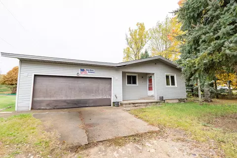 409 Solon St NE, Cedar Springs, MI 49319