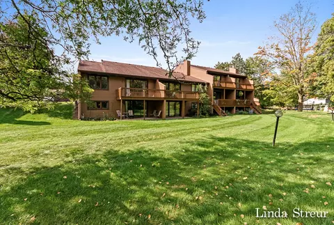 603 Maple Creek Dr, Holland, MI 49423