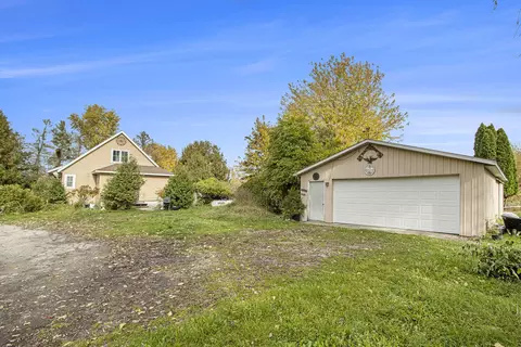 28223 50th St, Bangor, MI 49013