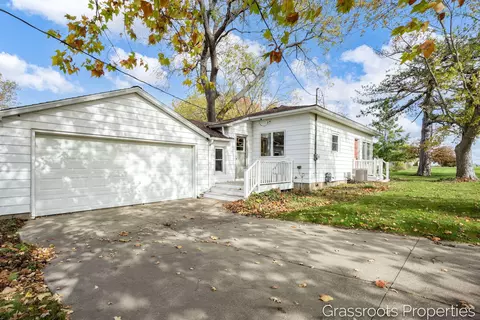 4855 146th Ave, Holland, MI 49423