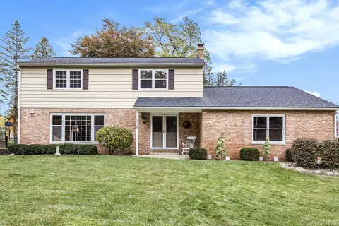 209 Edgebrook Dr, Battle Creek, MI 49015