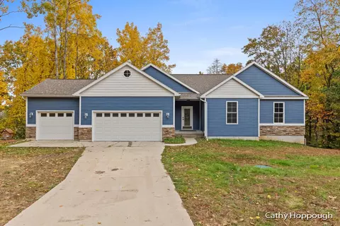 8901 Ranney Rd, Greenville, MI 48838