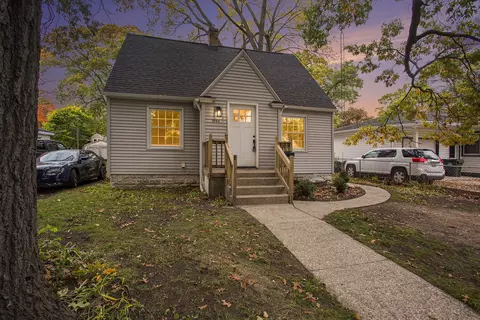 1086 Francis Ave, Muskegon, MI 49442