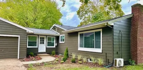 504 S Ottawa Rd, Benton Harbor, MI 49022