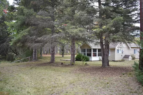 3999 N Alger Ave, White Cloud, MI 49349