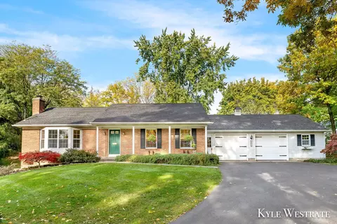 123 Worcester Dr NE, Grand Rapids, MI 49503