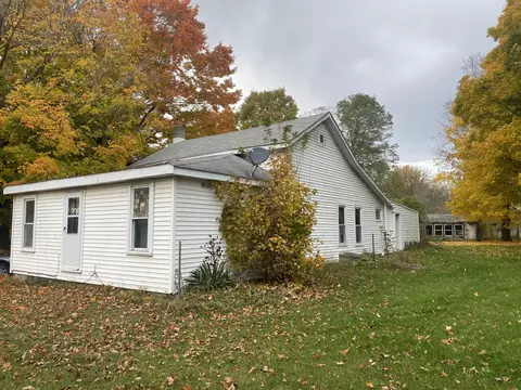 11380 Pine St, Elm Hall, MI 48830 photo 2
