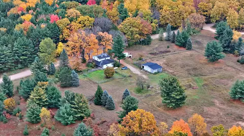 13911 220th Ave, Big Rapids, MI 49307