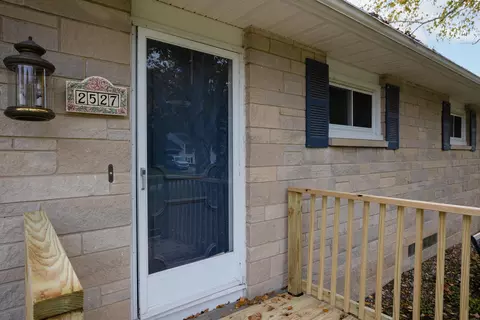 2527 Dorvin Dr, Jackson, MI 49201 photo 4