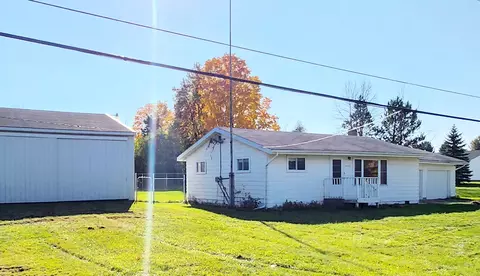 3890 E Deerfield Rd, Mount Pleasant, MI 48858