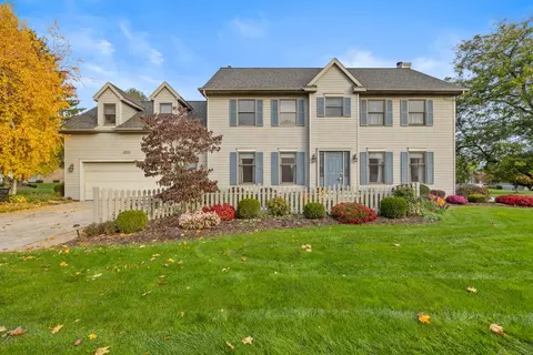 3025 Country Ct, Hudsonville, MI 49426
