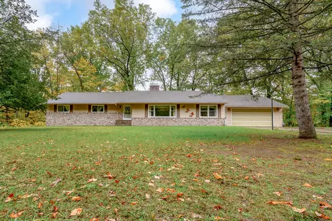 2048 Covault Ln, Otsego, MI 49078
