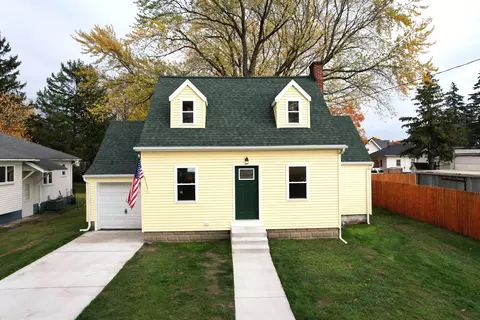 104 N Reinberg Ave, Scottville, MI 49454