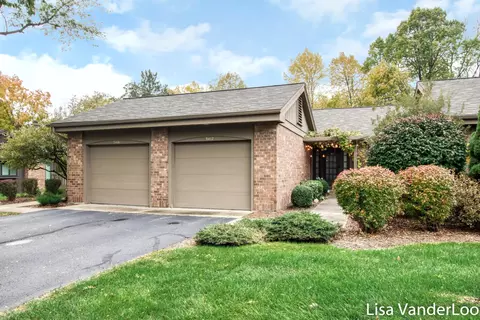 3412 Eagle Ridge Ct NE, Grand Rapids, MI 49525