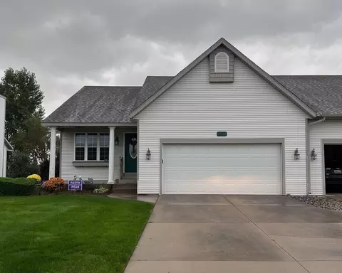 3560 Twin Oaks Ln #9, Holland, MI 49424