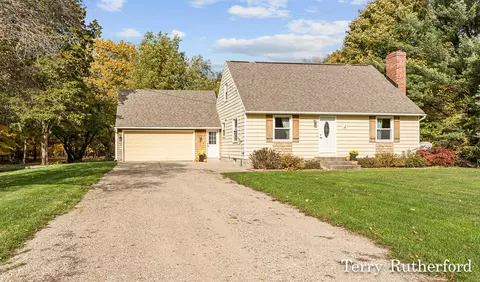 16595 New Holland St, Holland, MI 49424