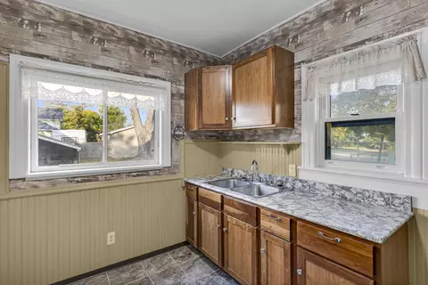 710 S Pleasant St, Jackson, MI 49203 photo 12