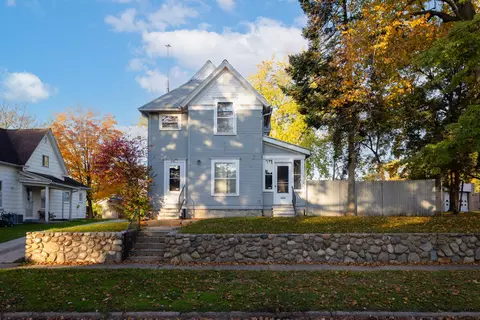710 S Pleasant St, Jackson, MI 49203 photo 2