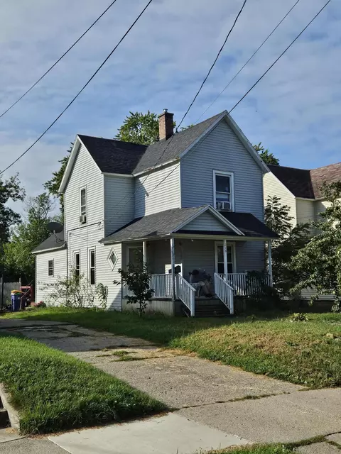 218 Elmwood St NE, Grand Rapids, MI 49505