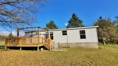 4897 N Woodbridge Rd, White Cloud, MI 49349