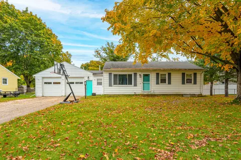 10735 Schuur St, Portage, MI 49024