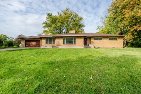 1560 Columbus Ave, Benton Harbor, MI 49022