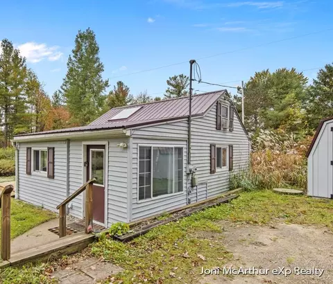 12770 Big Island Dr NE, Gowen, MI 49326