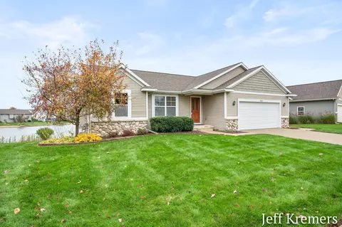 6139 Balcom Ln, Allendale, MI 49401