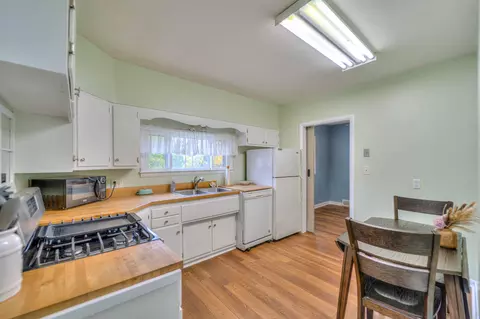 122 Austin Ave, Jackson, MI 49202 photo 10