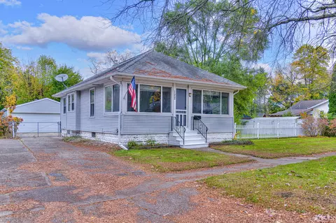 122 Austin Ave, Jackson, MI 49202