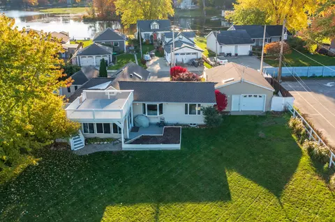 51770 Easy St, Paw Paw, MI 49079