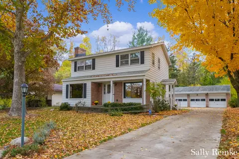 3254 Brookshire Dr SE, Grand Rapids, MI 49508