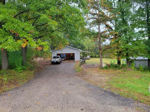 2929 S Lee Rd, Saranac, MI 48881 photo 3