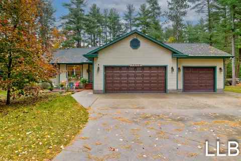 7426 Wiczer Dr, Whitehall, MI 49461