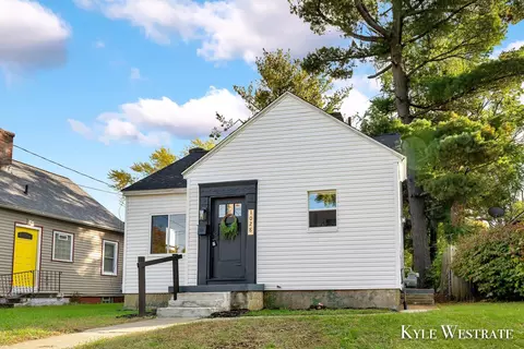 1028 Dickinson St SE, Grand Rapids, MI 49507