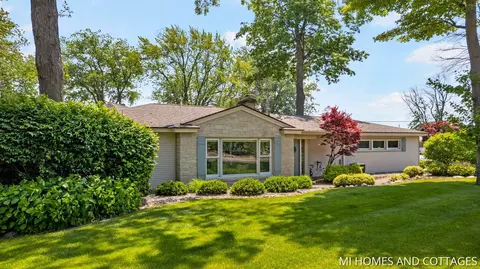 2017 Lake St, Holland, MI 49424