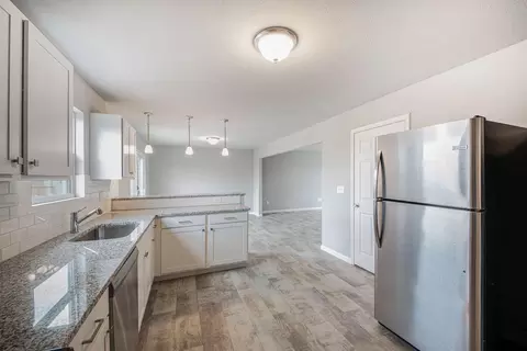 522 Douglass Ct, Jackson, MI 49203 photo 8
