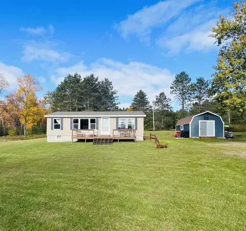 9906 Lakeview Rd, Evart, MI 49631
