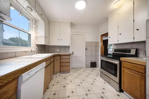 823 Backus St, Jackson, MI 49202 photo 16