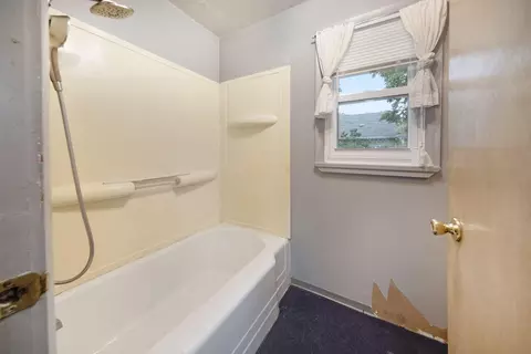 823 Backus St, Jackson, MI 49202 photo 14