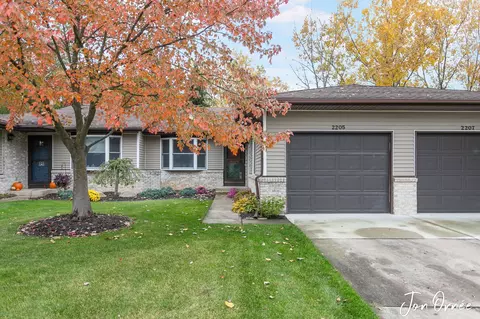 2205 Mapleton St NE, Grand Rapids, MI 49505