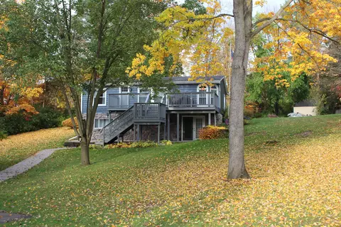 136 Westshore Dr, Jerome, MI 49249