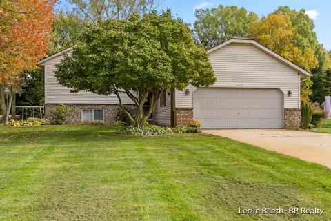 4257 Redwood Ln, Dorr, MI 49323